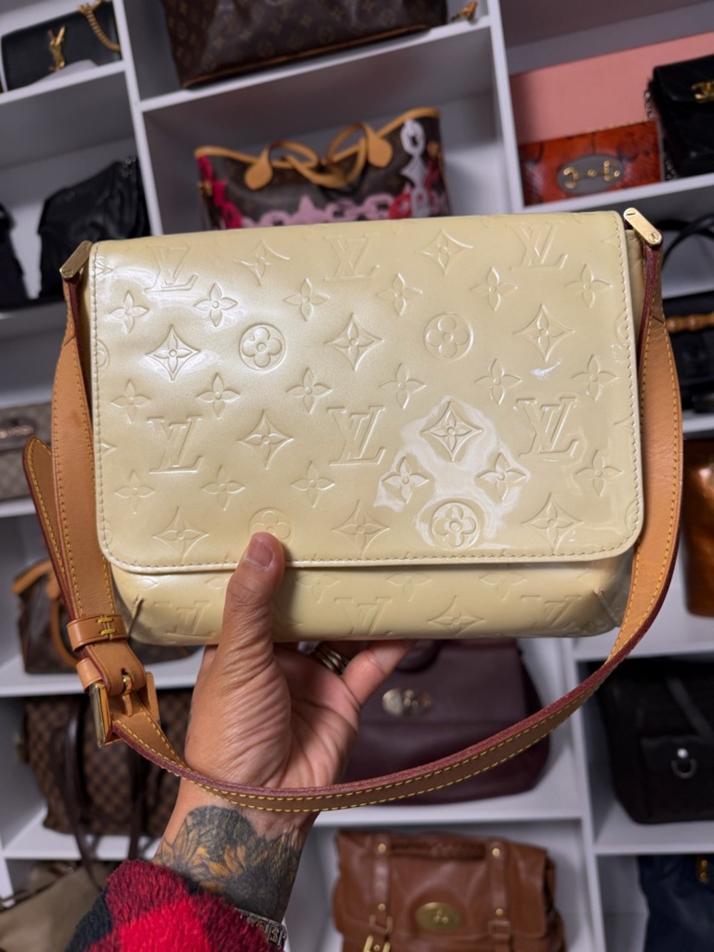 Louis Vuitton Cream Vernis Embossed  Shoulder Bag